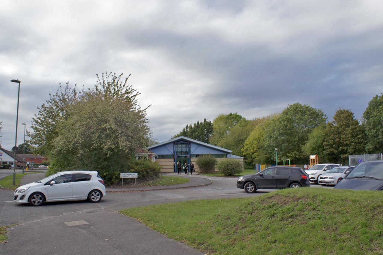 The Drummond Centre, Hedge End — community and retail centre